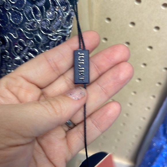 EMBROIDERED SHORT ILLUSION V-NECK DRESS BY JULIET size small nwt - Picture 7 of 11